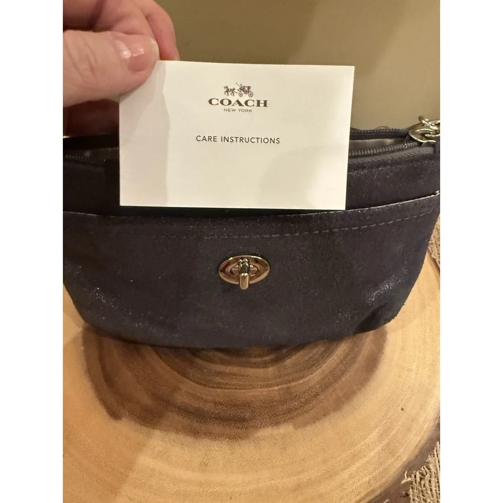 New COACH PARK Suede Leather Turn Lock Wristlet Gunmetal Metallic Gray Very Rare